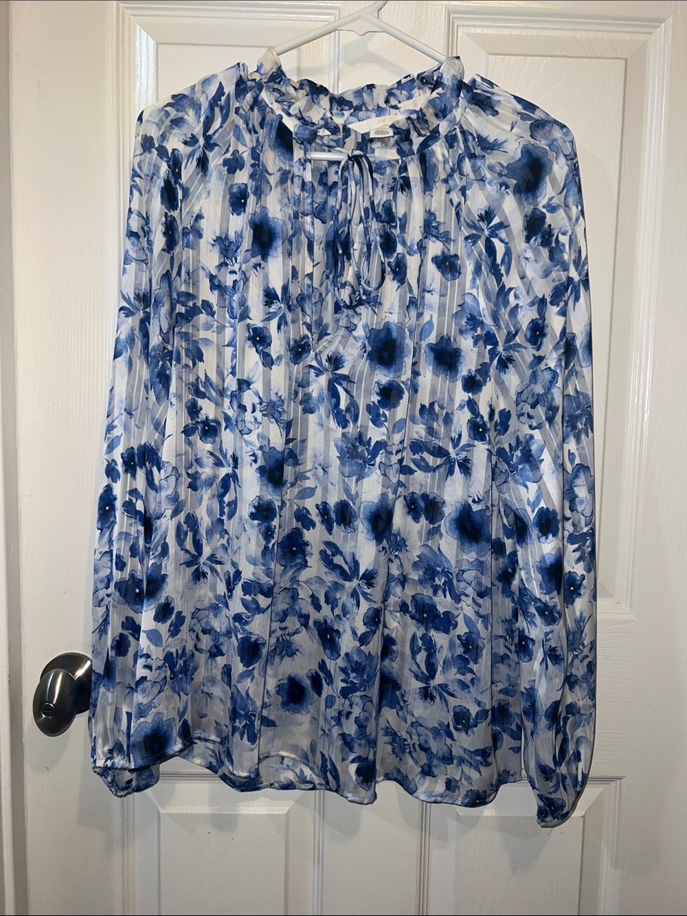 H&M White and Blue Floral Tie-Neck Blouse
